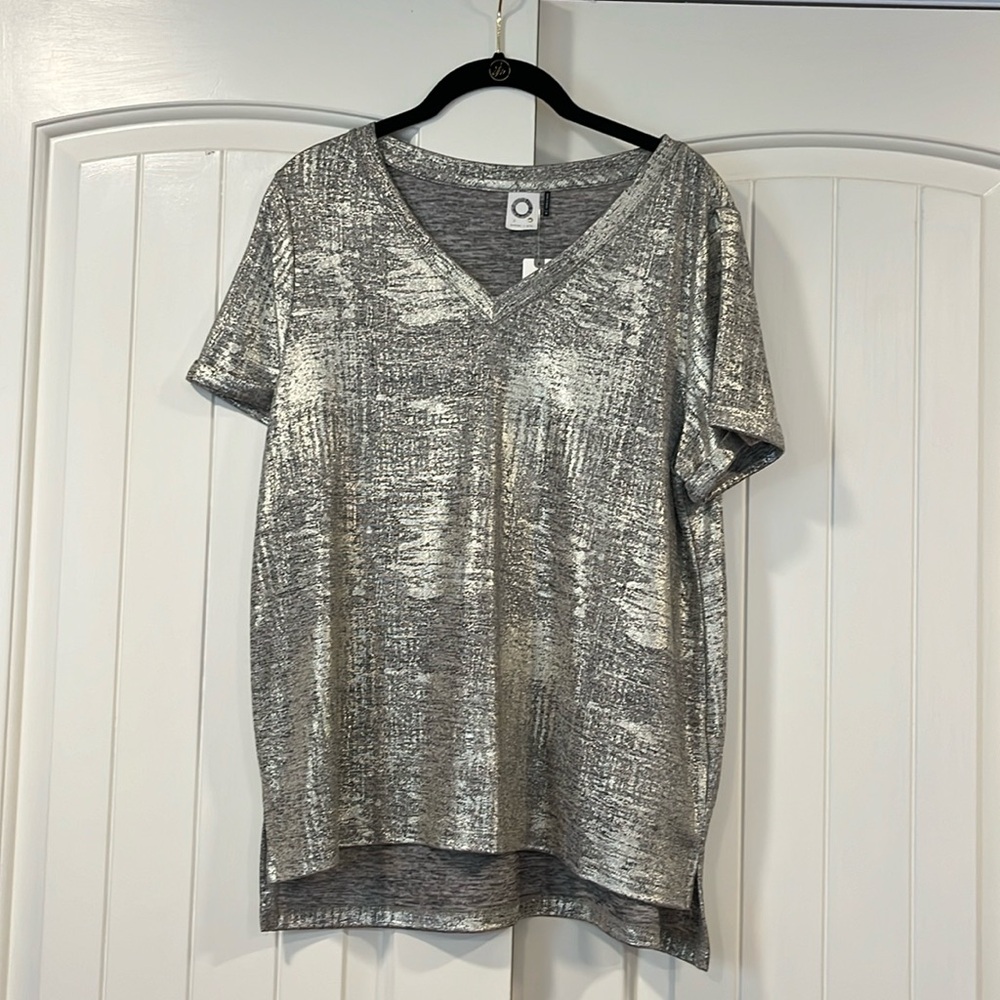 Anthropologie Akemi & Kin Silver Shine Tee Medium NWT